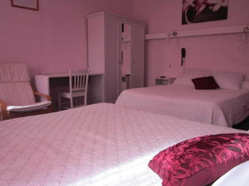 Hotel Confort 09 Ou Hc-09 Tarascon-sur-Ariège Εξωτερικό φωτογραφία