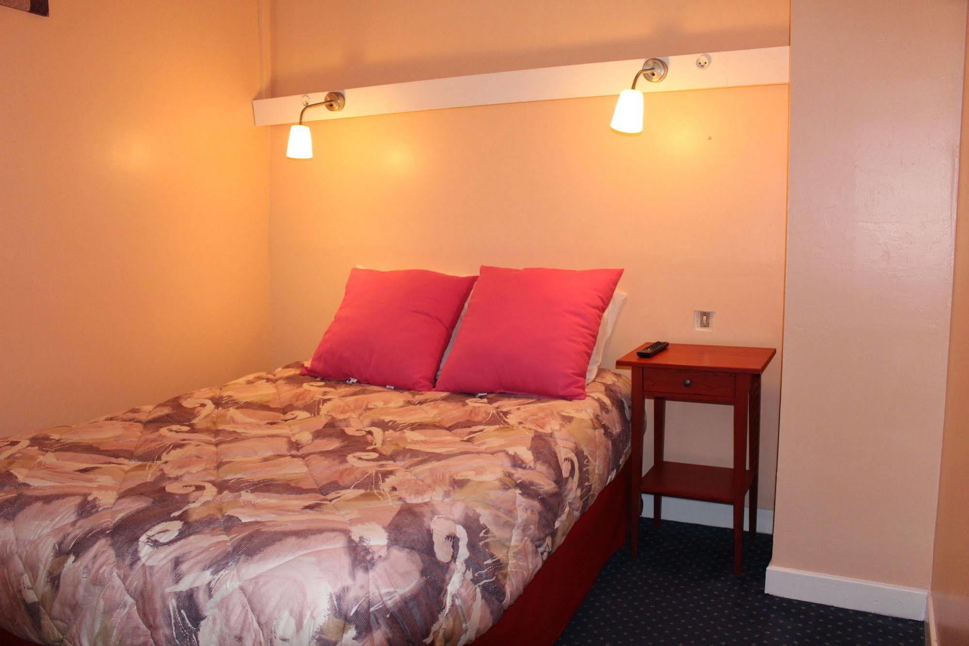 Hotel Confort 09 Ou Hc-09 Tarascon-sur-Ariège Εξωτερικό φωτογραφία