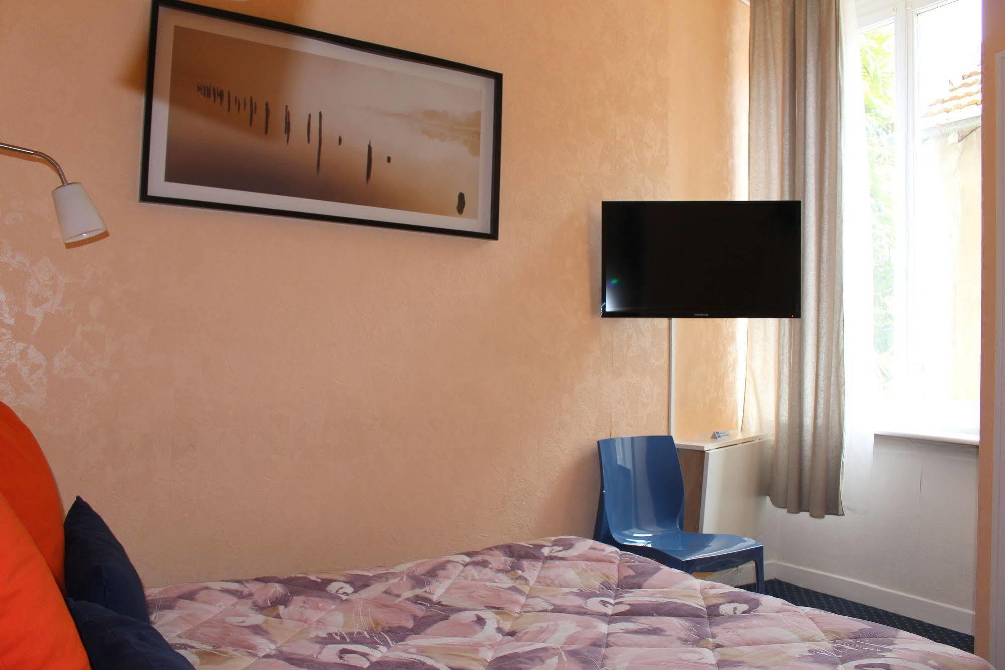 Hotel Confort 09 Ou Hc-09 Tarascon-sur-Ariège Εξωτερικό φωτογραφία