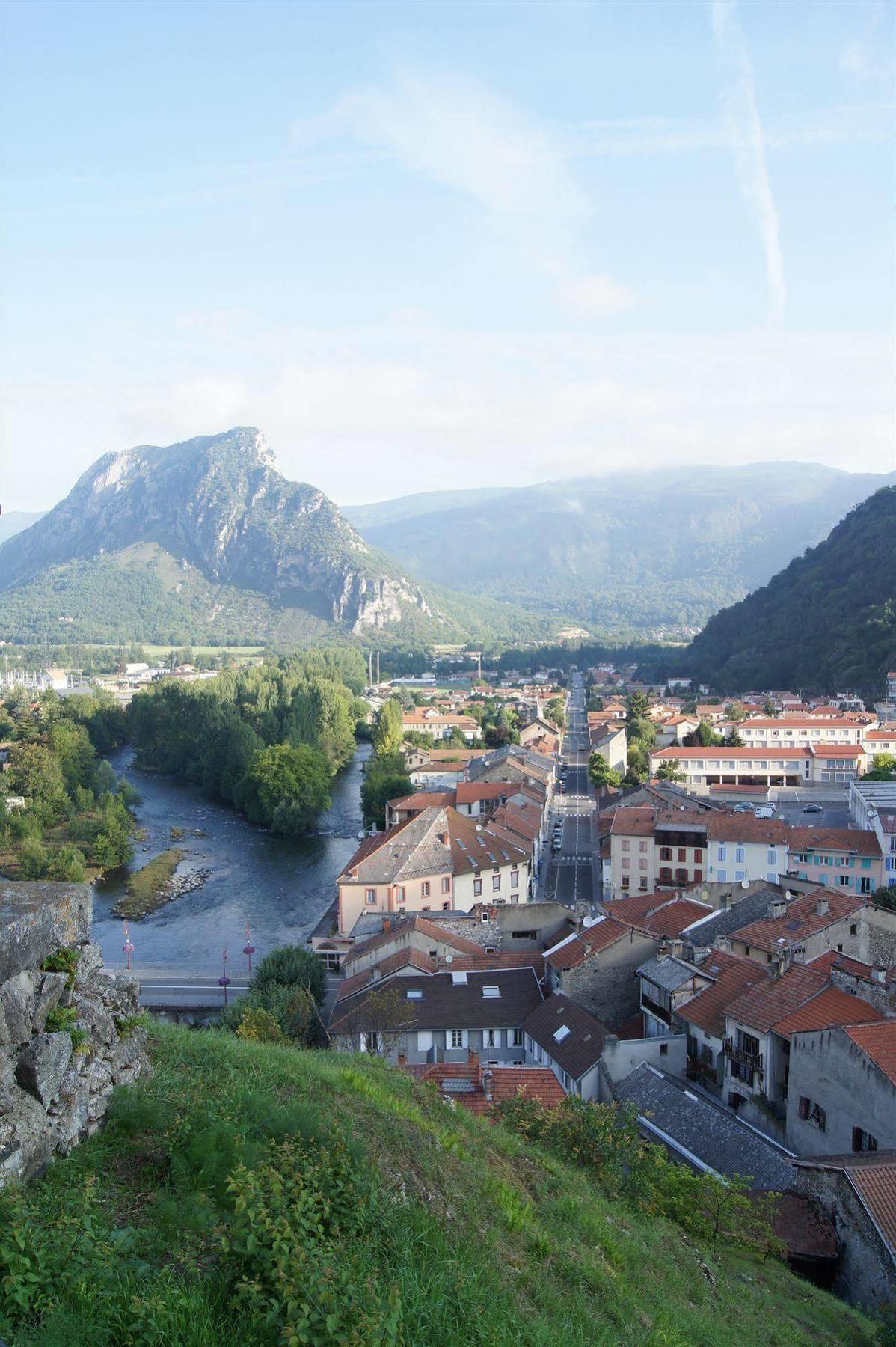 Hotel Confort 09 Ou Hc-09 Tarascon-sur-Ariège Εξωτερικό φωτογραφία